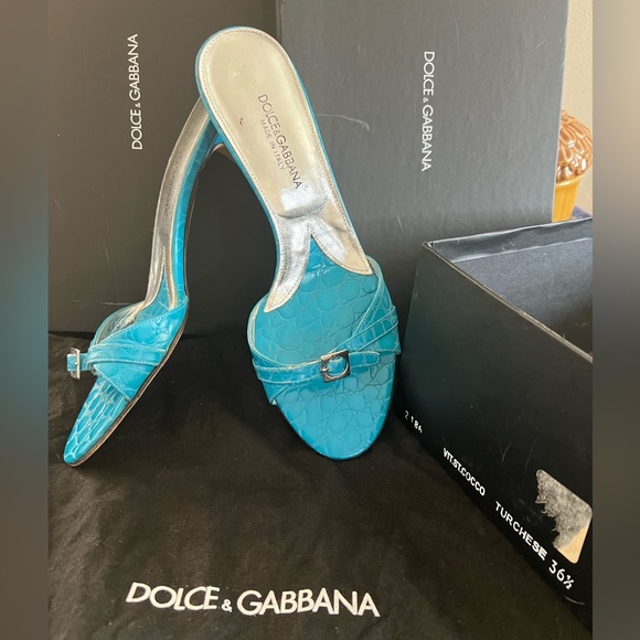 Vintage Dolce & Gabbana turquoise Kitten Heels Like New w/Original Box& Dustbag - Picture 2 of 9